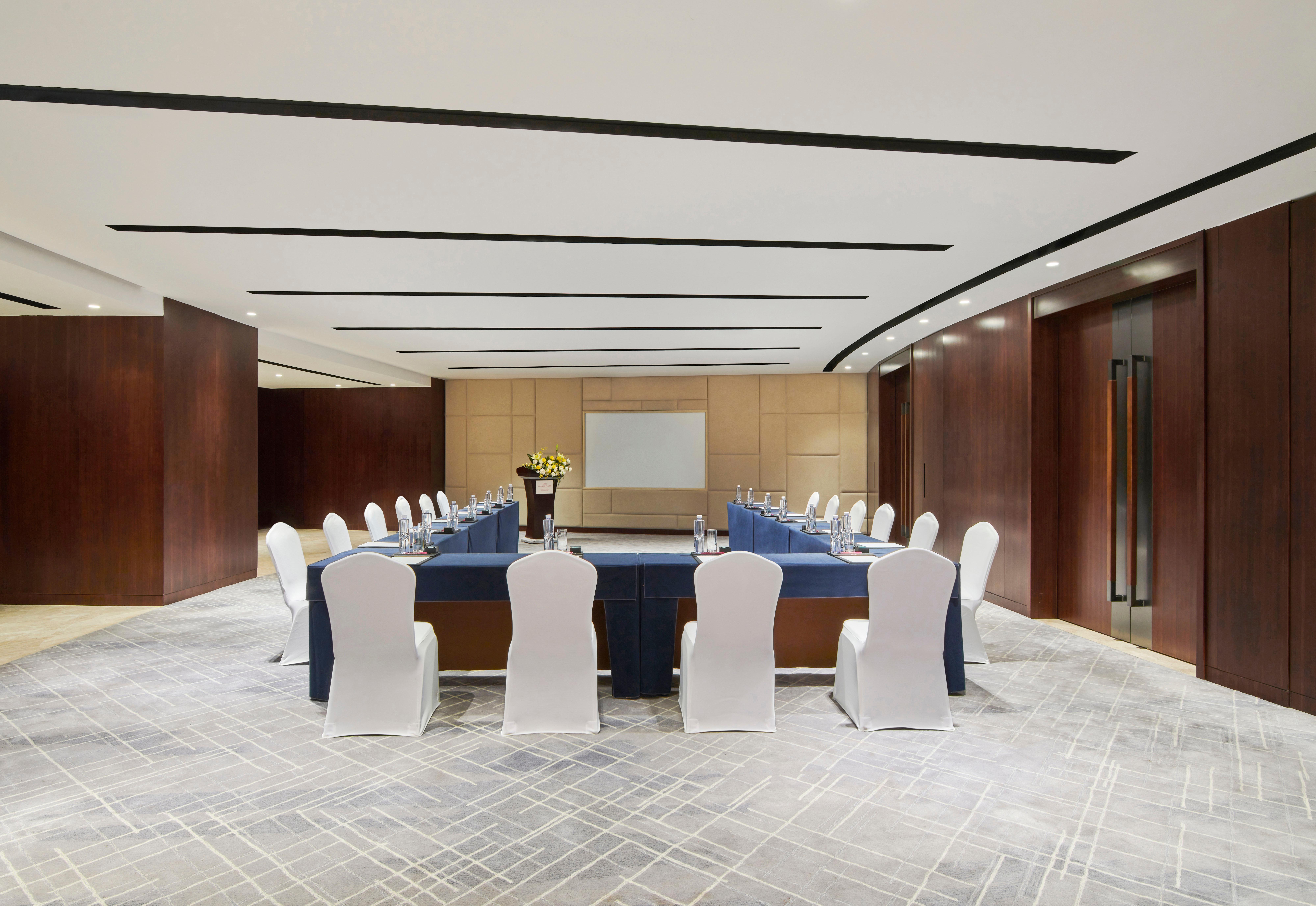 Crowne Plaza Zhuhai City Center By Ihg - Offers Free One-Way Shuttle To Chimelong Ocean Kingdom Buitenkant foto