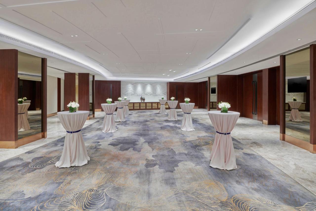 Crowne Plaza Zhuhai City Center By Ihg - Offers Free One-Way Shuttle To Chimelong Ocean Kingdom Buitenkant foto