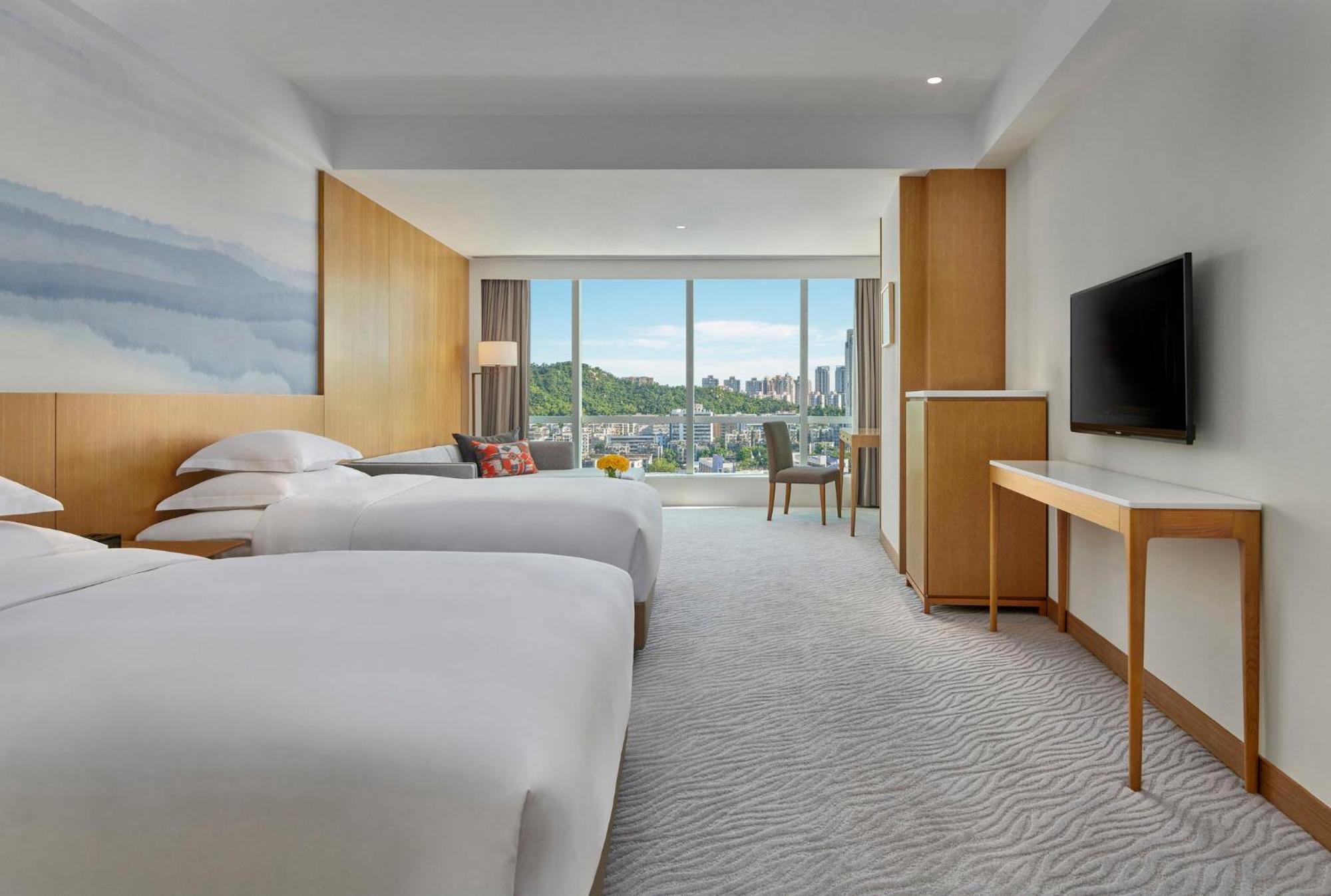 Crowne Plaza Zhuhai City Center By Ihg - Offers Free One-Way Shuttle To Chimelong Ocean Kingdom Buitenkant foto