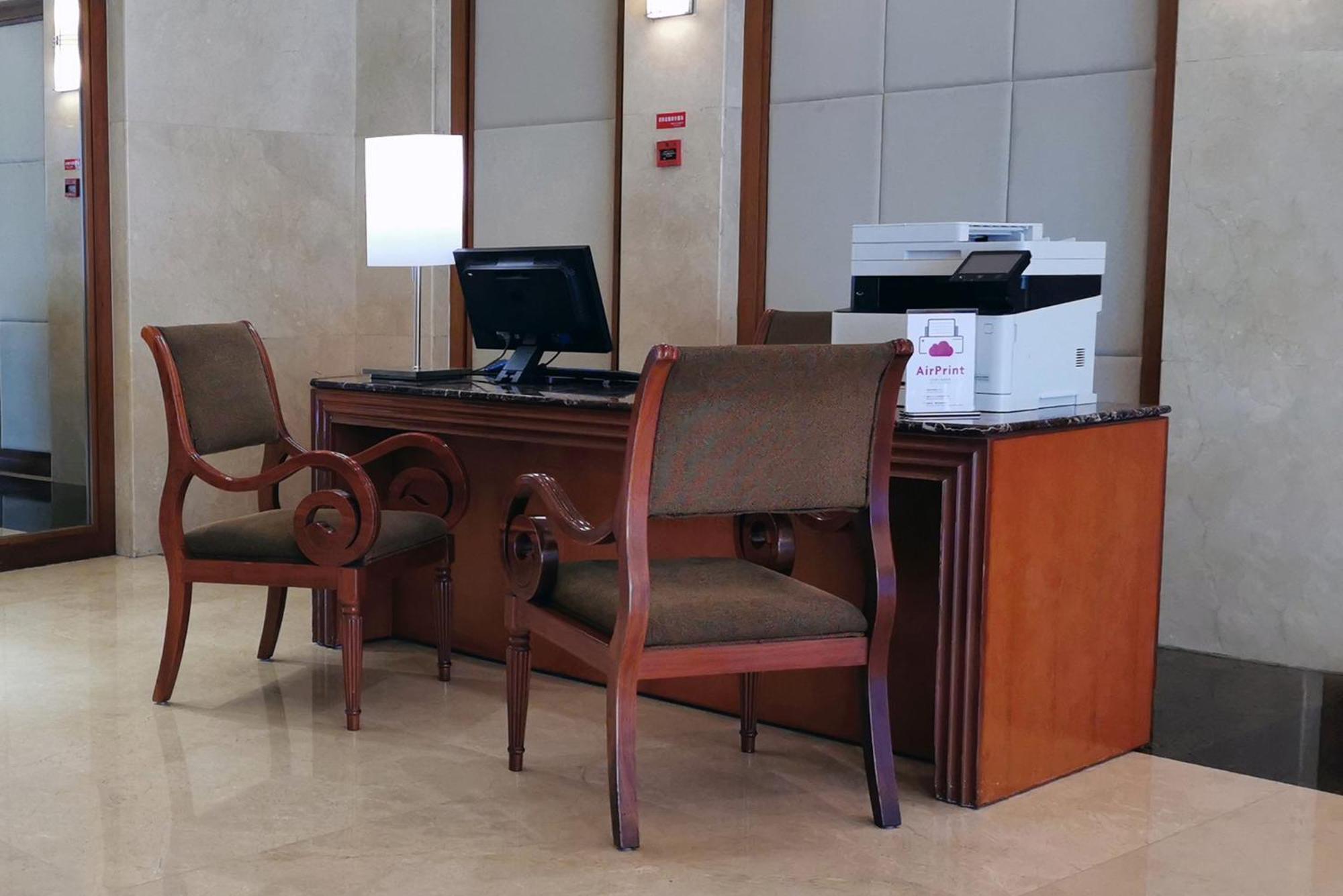 Crowne Plaza Zhuhai City Center By Ihg - Offers Free One-Way Shuttle To Chimelong Ocean Kingdom Buitenkant foto