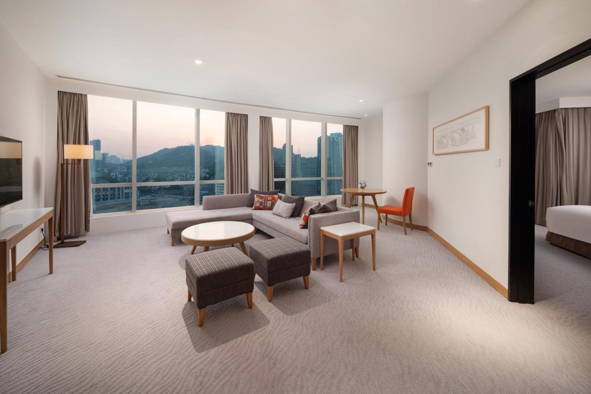 Crowne Plaza Zhuhai City Center By Ihg - Offers Free One-Way Shuttle To Chimelong Ocean Kingdom Buitenkant foto