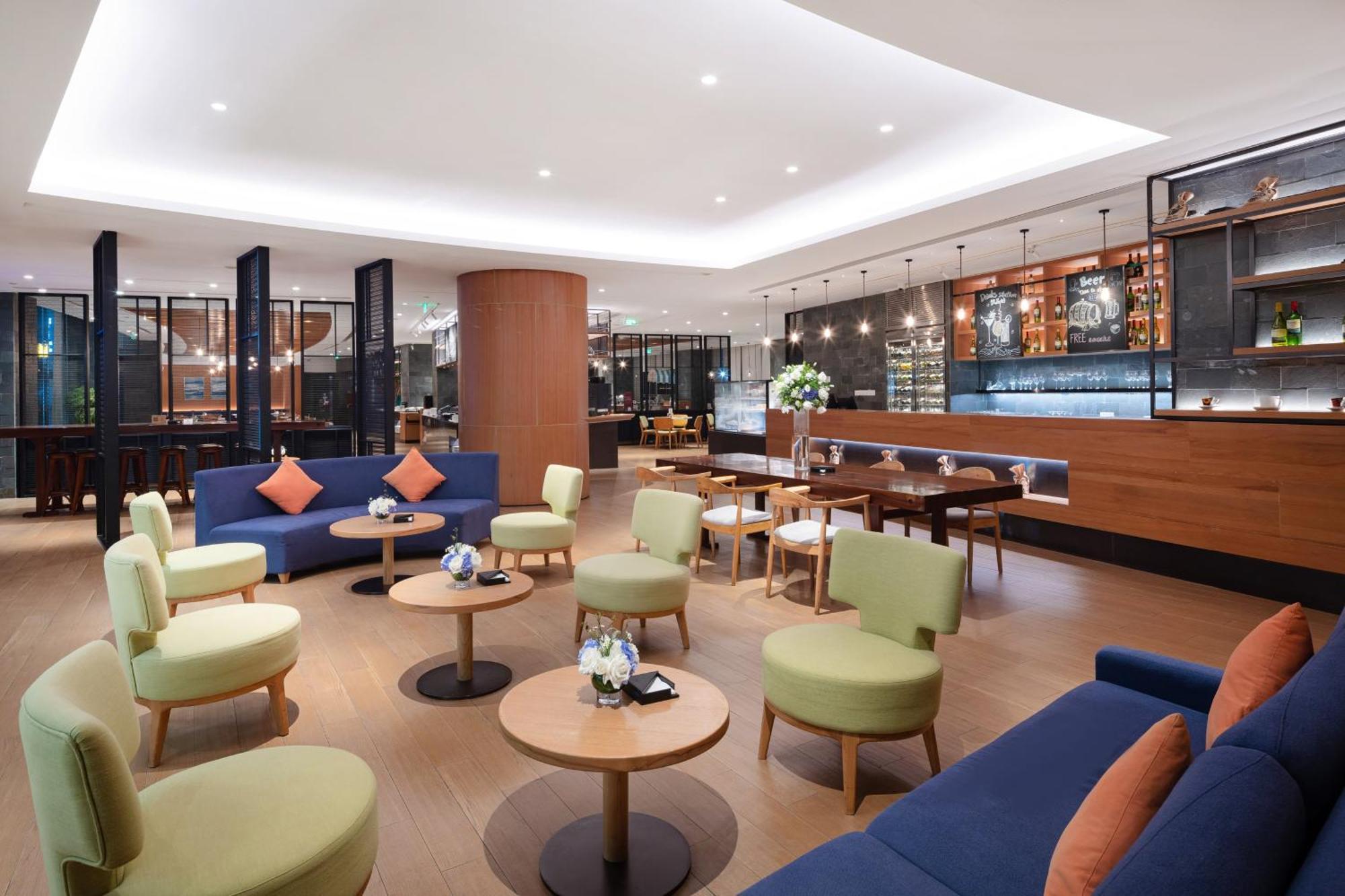 Crowne Plaza Zhuhai City Center By Ihg - Offers Free One-Way Shuttle To Chimelong Ocean Kingdom Buitenkant foto